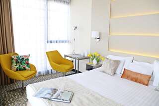 Отель Golden Tulip Victoria Bucharest Бухарест Представительский номер с кроватью размера «king-size»-2